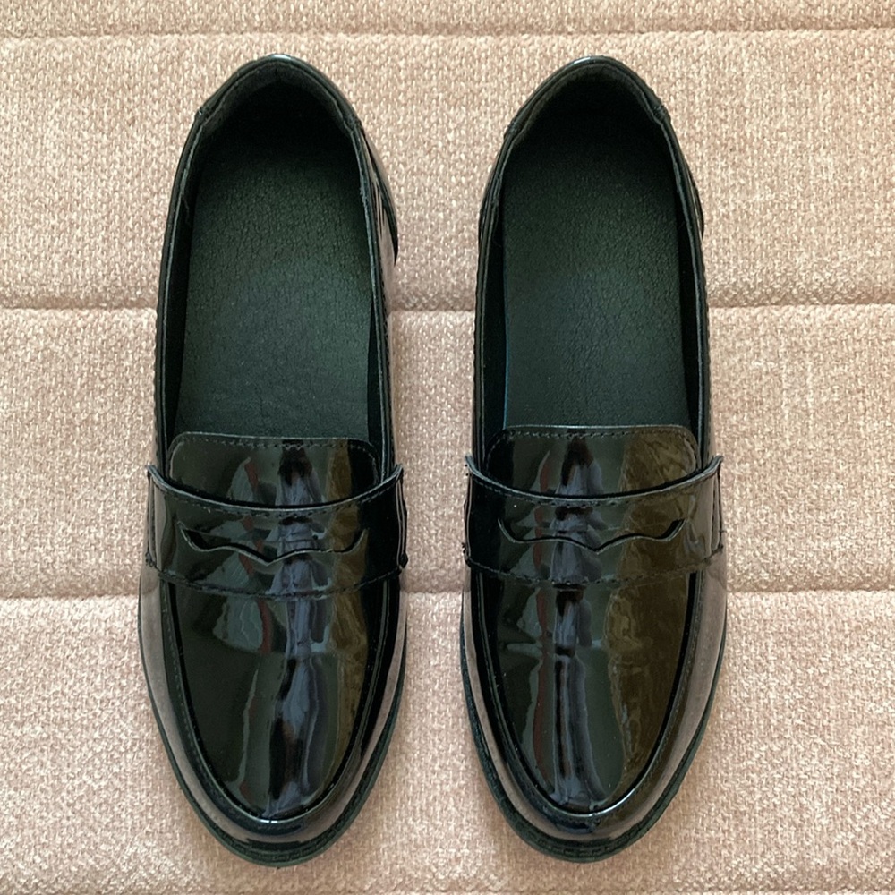 Shiny Black Penny Loafers SIZE 6